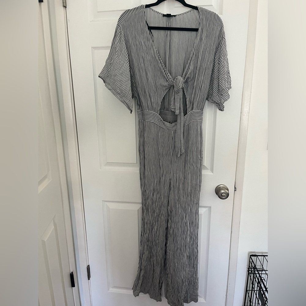 Very cute pant stripe romper tie front size L